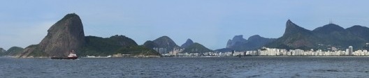 Vista do Pão-de-Açúcar a partir de Niterói, onde aparece o Corcovado na paisagem