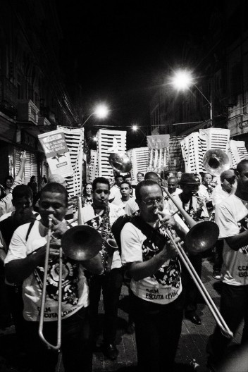 Bloco Direitos Urbanos com a coreografia “Troça Carnavalesca Mista Público Privada Empatando tua Vista”, carnaval 2014, Recife