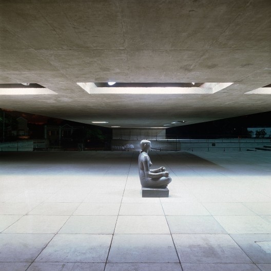 Museu Brasileiro da Escultura e da Ecologia — Mube, São Paulo SP, 1995. Arquiteto Paulo Mendes da Rocha