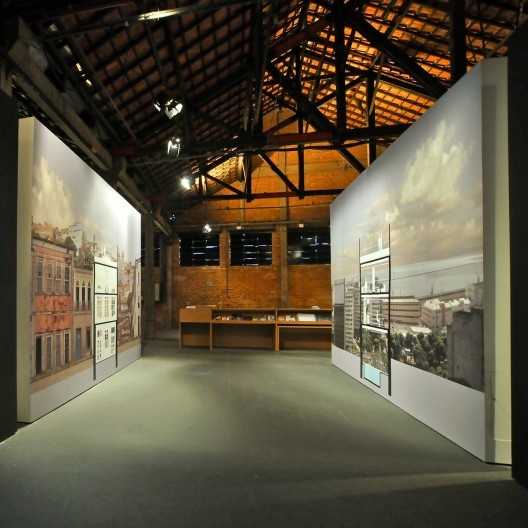 MMBB Arquitetos, Residência no Centro Histórico de Salvador. Exposição Território de Contato, Sesc Pompeia, 2012