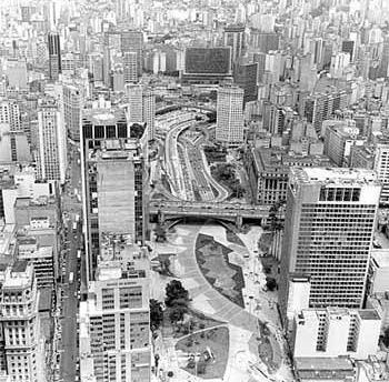 Encolhimento e morte da vida urbana em São Paulo