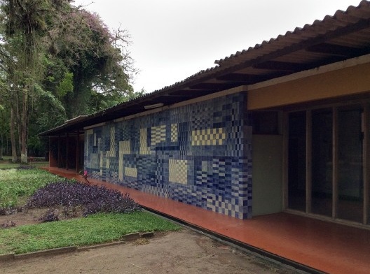 Residência Olivo Gomes, painel de Burle Marx no pavimento superior, São José dos Campos