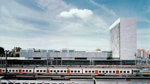 Edifício do Governo da Província de Vlaams-Brabant, em Lovaine, Bélgica. Gonçalo Byrne, 1998-2003