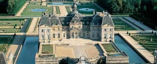 Vista da entrada de Vaux le Vicompte