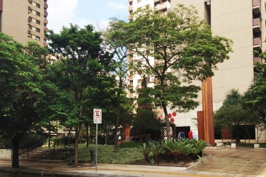 Brascan Century Plaza, térreo