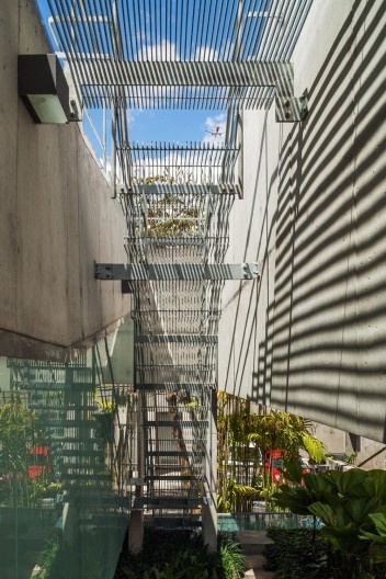 Casa de fim de semana em São Paulo. Arquiteto Angelo Bucci / SPBR