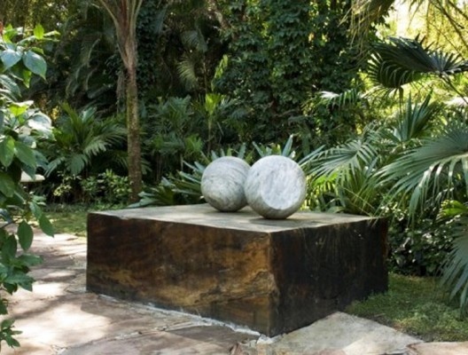 Escultura para todos os materiais não transparentes. Waltercio Caldas