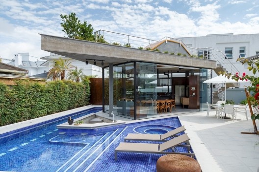 Quiosque Fix, Xangri-lá RS Brasil, 2021. Arquitetos Diego Brasil, Anderson Calvi, Natasha Rebelo, Bruna Plucinski e Rodrigo Alves / BR3 Arquitetura