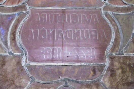 Vitral “A visão do Anhangüera, a Mãe do Ouro e as Mães d’Água”, lado invertido da clarabóia, Benedito Calixto, Museu do Café, Santos SP