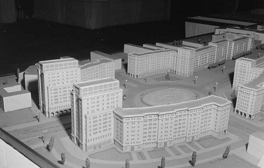 Maquete do projeto para a Stalinallee em Berlim, 1953