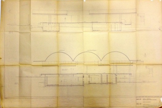 Projeto arquitetônico do CTEM do Sesi Barra do Ceará, cortes, prancha em cópia heliográfica