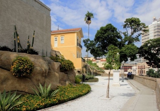 Jardim Suspenso do Valongo, jardim e casa da guarda