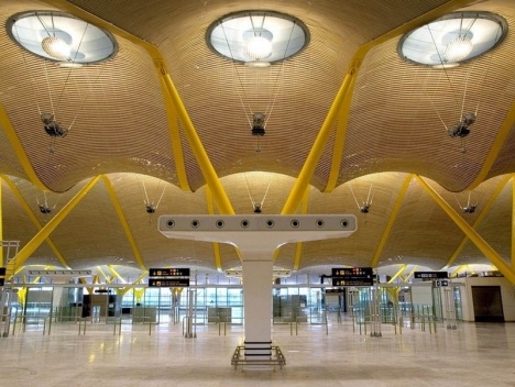Terminal T4, Aeroporto Madrid-Barajas, arquiteto Richard Rogers e Estúdio Lamela