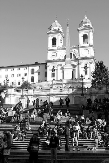 A Escadaria de Espanha é o que de mais romano nós latino-americanos podemos usufruir. Graças aos filmes: norte-americanos. Lugar agradável, por sorte ou azar não tão cheio com a crise européia