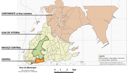 Mapa do município de Vitoria com o maciço central e a atual delimitação do Centro, que abriga o núcleo original de fundação