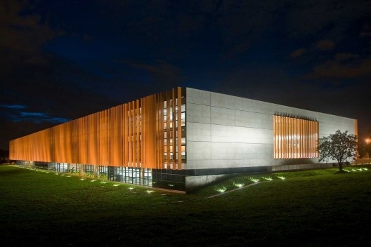 Fundação Habitacional do Exército - FHE, Brasília, 2010, vencedor de concurso nacional de arquitetura. Arquitetos Danilo Macedo, Elcio Gomes, Fabiano Sobreira, Newton Godoy, Filipe Monte Serrat e Daniel Lacerda