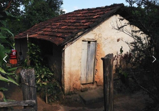 Tipo de casa em pau a pique com taipa