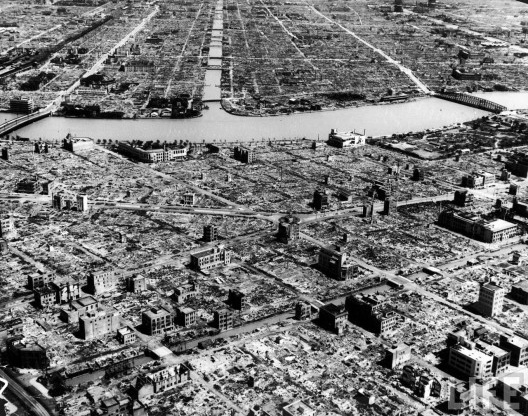 Hiroshima após a explosão da bomba atômica no dia 6 de agosto de 1945