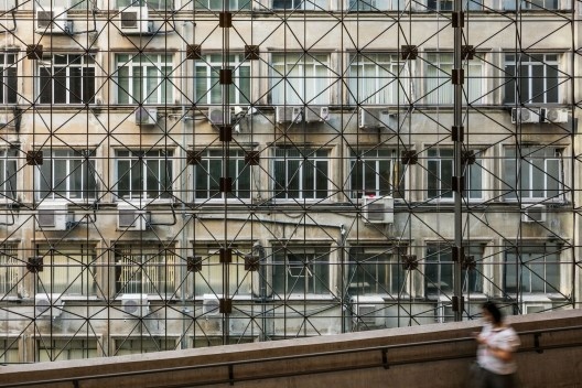 Sesc 24 de Maio, fachada interna transparente