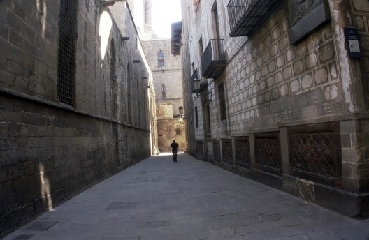 Bairro Gótico, na antiga área central, de formação anterior ao Ensanche e a este conectado pelo Plano de Reforma Interior