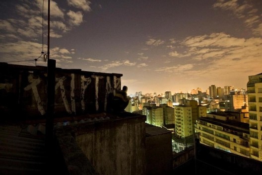 Edifício pixado em área central de São Paulo