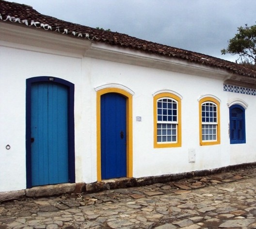 Transformação de imóvel em estilo eclético em colonial