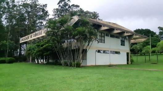 Diretoria da FCA, Campus Lageado, Botucatu SP, 1986–1995. Arquiteto Eugênio Monteferrante
