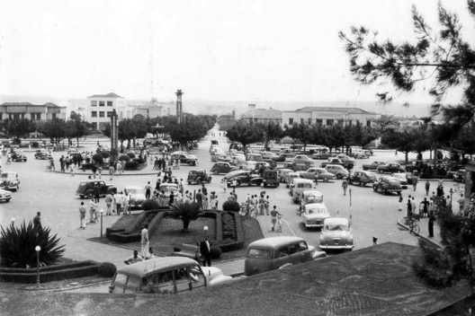 Vista da Avenida Goiás desde a Praça Cívica, 1952