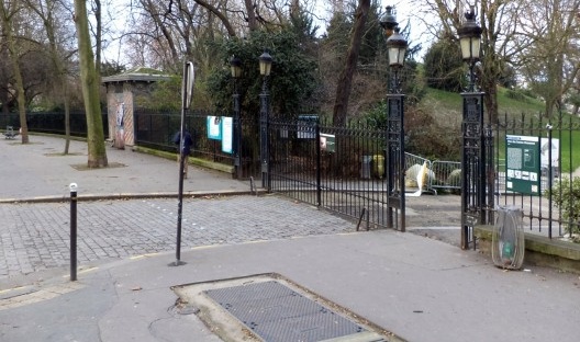 Acesso principal Parc des Buttes-Chaumont