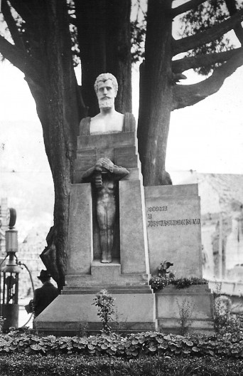 Parque Santander, Busto del poeta José Asunción Silva