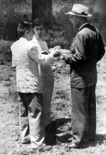 Vilanova Artigas e Mário de Andrade no Sítio Mandú, Cotia SP