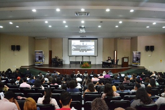 Mesa Modernidades no Cerrado, com Dr. Eduardo Rossetti (UnB), Dra. Eline Caixeta (UFG) e Dr. Ângelo Marcos Arruda (Mediador)