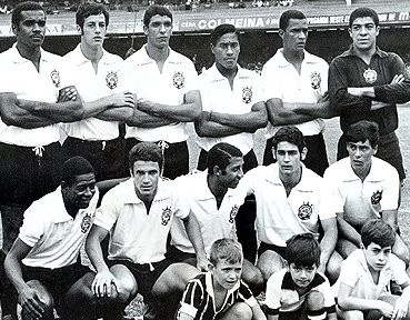 Time do Corinthians em 1969. Em pé: Ditão, Luis Carlos, Dirceu Alves, Pedro Rodrigues, Lidu e Lula; agachados: Paulo Borges, Tales, Benê, Rivellino e Eduardo
