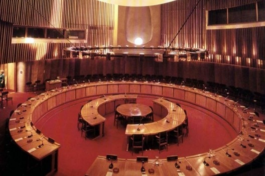 Interior da Sala de Assembléia. Edifício Cepal, Santiago do Chile. Arquiteto Emilio Duhart.