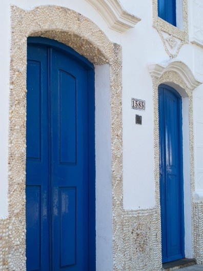 Igreja Nossa Senhora da Conceição, portadas margeada por moldura de conchas, Guarapari