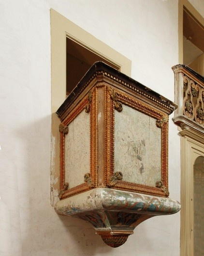 Púlpito da Igreja de Nossa Senhora da Saúde, após a restauração que conservava a pátina, 2006