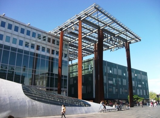 September Plein, Piazza e Bijenkorf. Eindhoven, arquiteto Massimiliano Fuksas, maio 2015