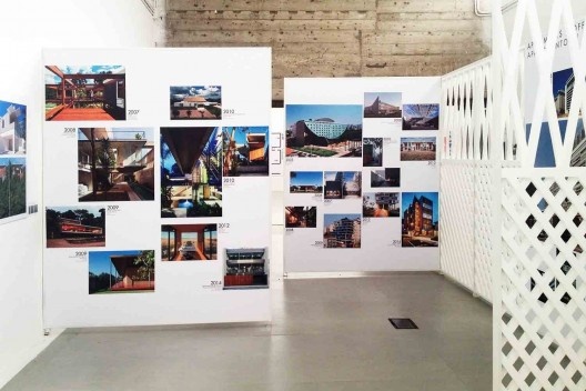 Exposição nacional no Pavilhão do Brasil na Bienal de Arquitetura de Veneza 2014, curadoria de André Correa do Lago