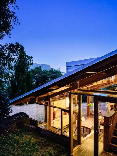 Casa de meia encosta, São Francisco Xavier SP, 2013. Arquitetos Denis Joelsons e Gabriela Baraúna Uchida