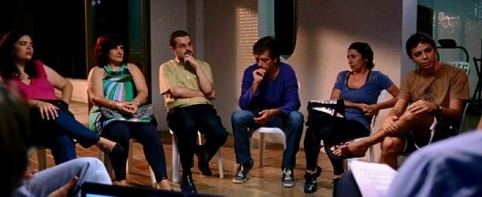 Cena do filme O som ao redor, roteiro e direção de Kléber Mendonça Filho