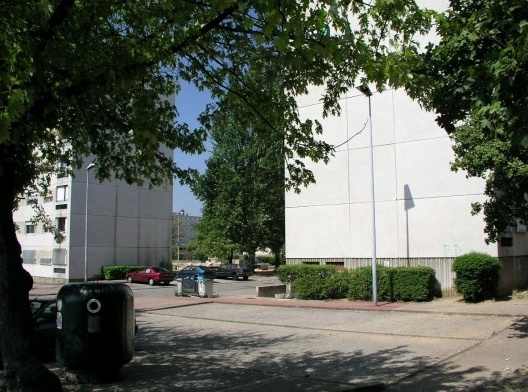 Estado de abandono dos espaços públicos do setor Armstrong