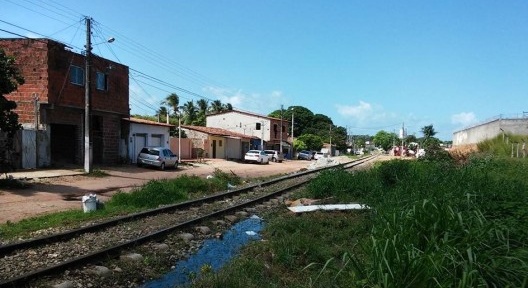 A vida às margens dos trilhos
