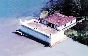 Fortaleza de Bertioga, situação em 2001.