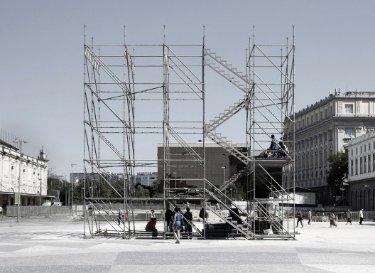 Cota 10, na praça XV, Rio de Janeiro, montagem da estrutura. Grua arquitetos