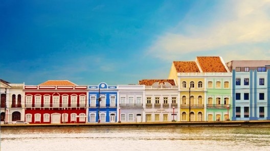 Casario do Recife, exemplo de tipologia dos sobrados sem recuo no centro do Recife