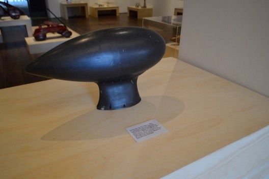 Museu da Casa Brasileira, exposição “Design aerodinâmico – Metáfora do futuro”. Curadoria Adélia Borges e Patrícia Fonseca. São Paulo, 21 de abril a 03 de junho de 2018