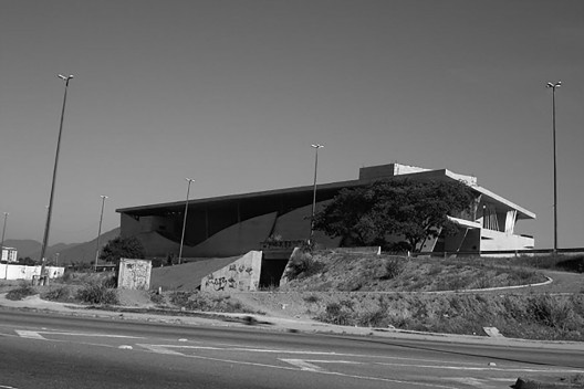 Cidade das Artes, vista da fachada Sul, Rio de Janeiro RJ, 2013. Cidade das Artes, vista da fachada Sul, Rio de Janeiro RJ, 2013. Arquiteto Christian de Portzamparc