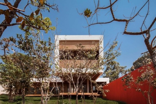 Arquiteto Fabiano Sobreira. Casa da Copaíba, Brasília, 2012