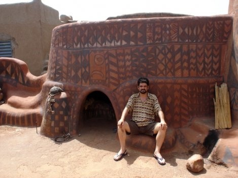Renato Barbieri na aldeia de Tiébélé, Burkina-Faso