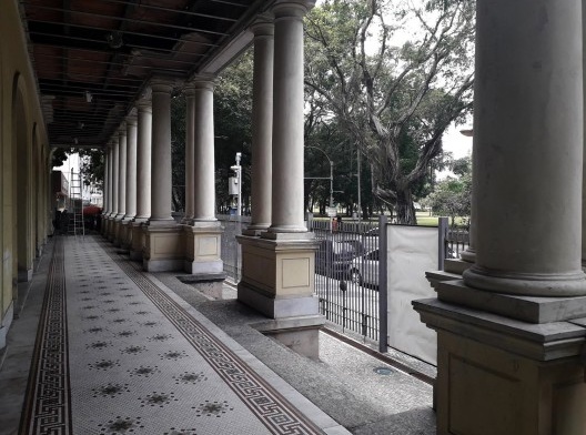 Varanda do prédio principal da Casa do Estudante Universitário no Rio de Janeiro